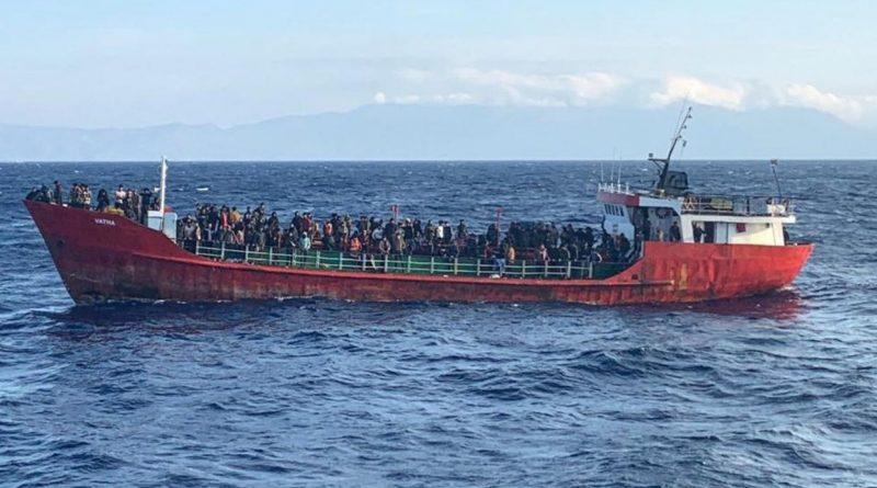 المهاجرون - هبط 400 شخص من على متن السفينة غير المأهولة في كوس