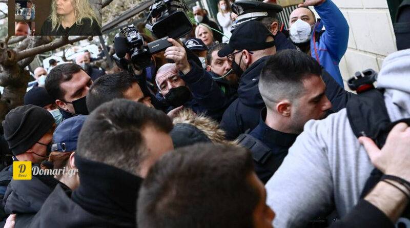 نقل "رولا بيسبيريغو" المتهمة بقتل ابنتها إلى المحكمة في أثينا - فيديو