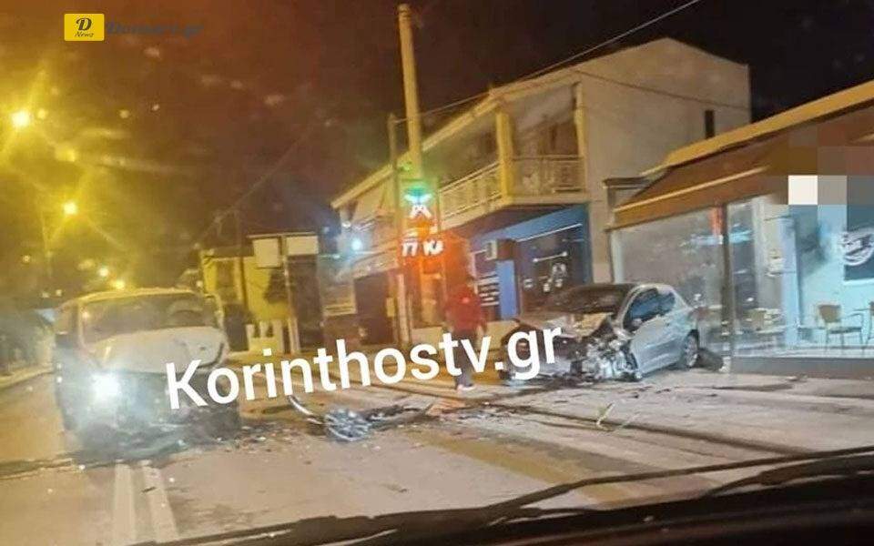 مصرع شخص وإصابة آخر في حادث تصادم سيارة قرب كورينث
