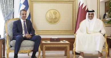 رئيس الوزراء يلتقي أمير قطر ويبحث التعاون في مجال الطاقة