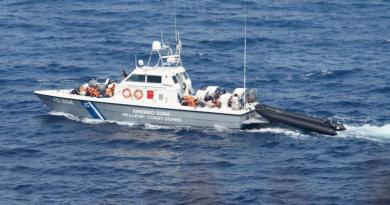 إنقاذ 36 مهاجرا جنوب غرب نابولي فويون