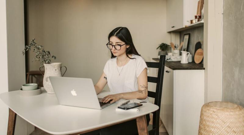 freelancing miighet mogeba onlain samushao p’lat’pormebidan - prilansingi