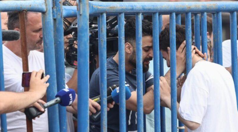 اعتقال تسعة مصريين للاشتباه في تهريب المهاجرين بعد حادثة غرق السفينة قبالة جزيرة بيلوبونيز