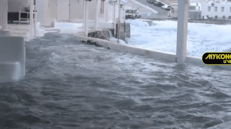 جزيرة ميكونوس تتحول إلى مسبح بسبب سوء الأحوال الجوية - فيديو