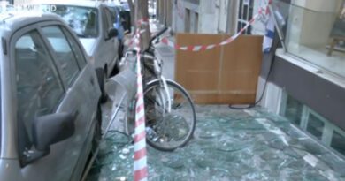 إكسارخيا ليلة مكثفة من الحوادث العنيفة واشتباكات مع الشرطة