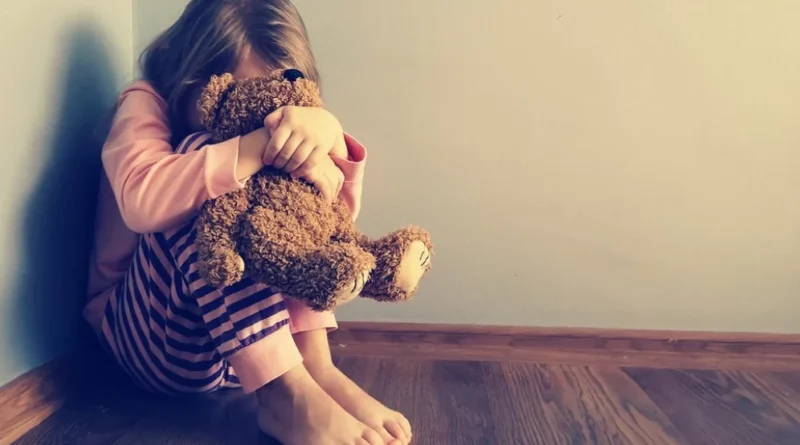 محكمة كريت تحكم بالسجن المؤبد على رجل بتهمة الاعتداء على طفلة