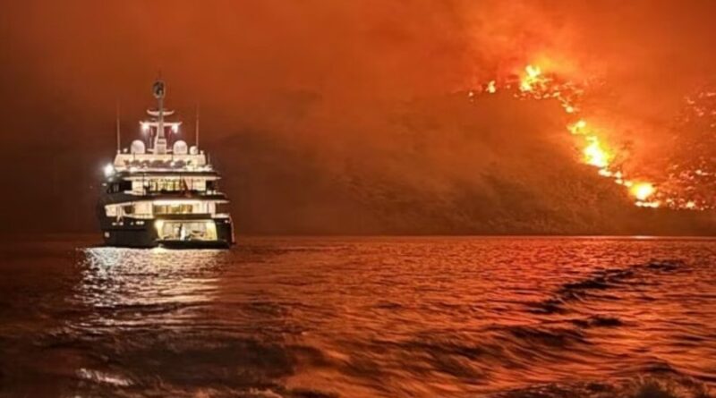 اعتقال 13 شخصا بعد اندلاع حريق في غابة الصنوبر بجزيرة هيدرا بسبب الألعاب النارية من يخت فاخر