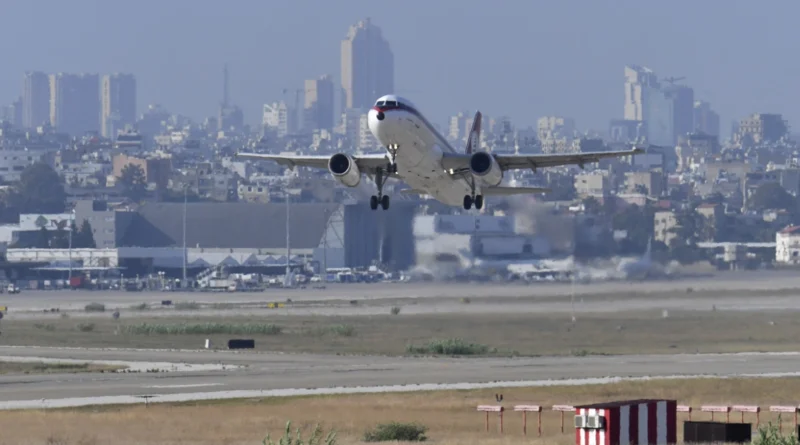 الولايات المتحدة تدعو مواطنيها إلى مغادرة لبنان وتكثف وجودها العسكري في الشرق الأوسط