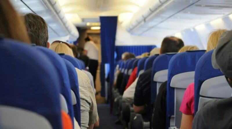 انفجار شاحن متنقل على متن طائرة بمطار هيراكليون يثير الذعر بين الركاب