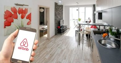 اليونان تحظر تأجير المساكن قصيرة الأجل Airbnb في وسط أثينا لمدة عام على الأقل في خطوة تهدف إلى تخفيف الضغط على السوق العقارية