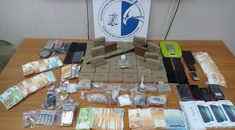 تفكيك عصابة تهريب الهيروين في أتيكا بعد عملية أمنية منظمة