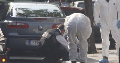 استنفار أمني في قلب أثينا بسبب طرد مشبوه يغلق شارع سقراط Σωκράτους