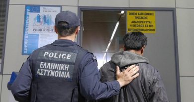 كالاماتا اعتقال أربعة أجانب حاولوا السفر من Kalamata Airport إلى السويد بوثائق مزورة