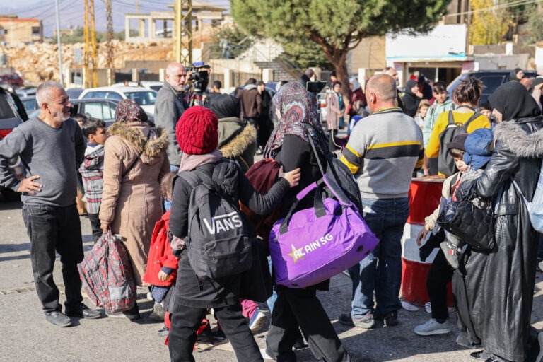 تعليق طلبات اللجوء للسوريين بعد سقوط الأسد