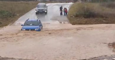 ارتفاع حصيلة قتلى العاصفة بورا إلى 3 في شمال اليونان