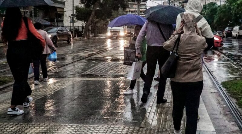 تقلبات جوية تضرب اليونان أمطار وعواصف رعدية حتى الثلاثاء وانخفاض بدرجات الحرارة