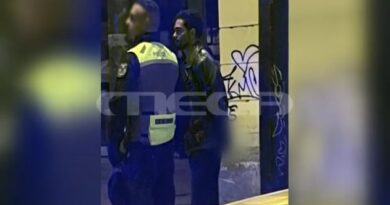 توقيف المغني الشهير كريستوس ماستوراس بعد محاولة هروب من الشرطة