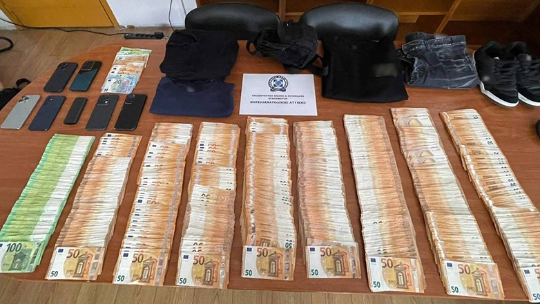 حادث سير يكشف عن سرقة ضخمة بقيمة مليون يورو في نيا إيريثريا