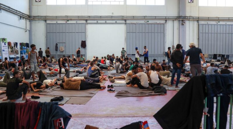 جزيرة كريت على حافة الانهيار موجة لجوء غير مسبوقة و15 ألف مهاجر في الطريق