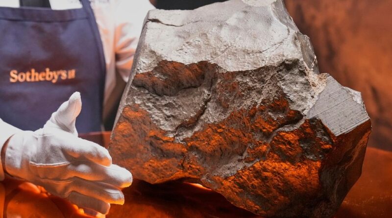 بيع نيزك مريخي نادر بسعر قياسي 5.3 مليون دولار يشعل الجدل العلمي والمزادات العالمية