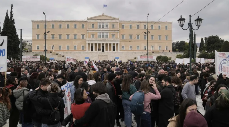 General Strike to Paralyze Greece on October 1 in Protest Against New Labor Law